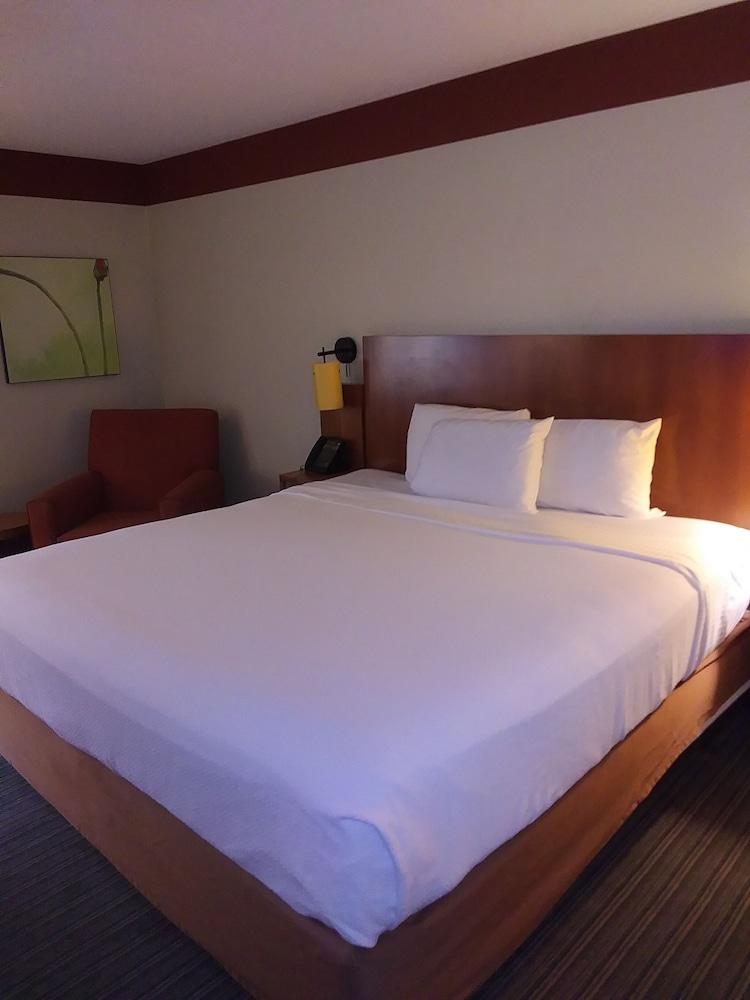 Travelodge by Wyndham Columbus State University photo 2