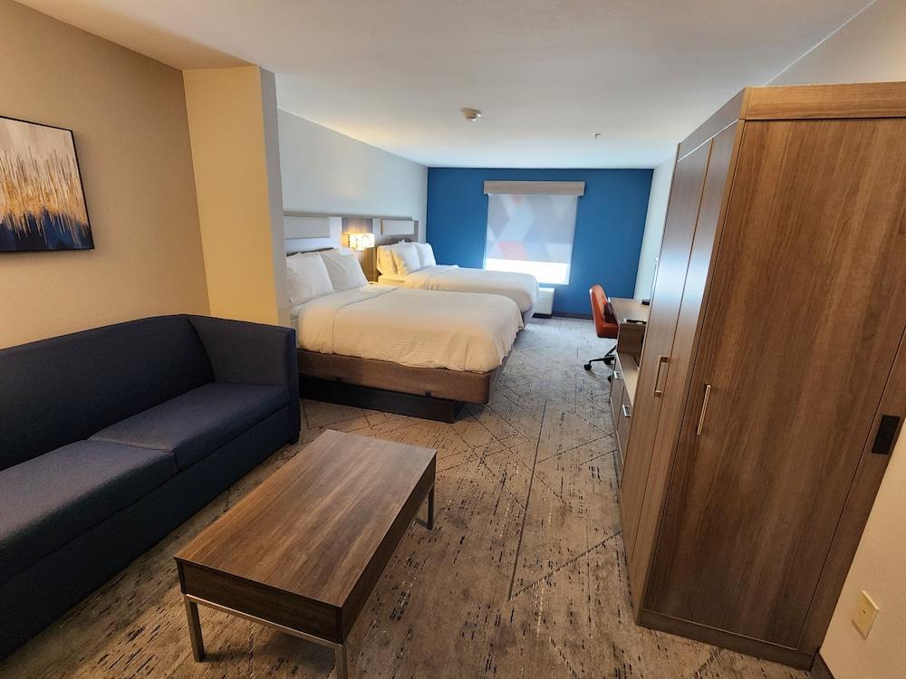 Holiday Inn Express & Suites Perry by IHG photo 21