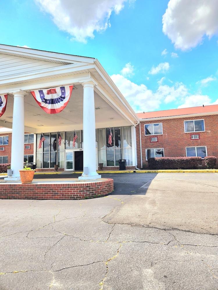 Americas Best Value Inn & Suites Phenix City photo 26