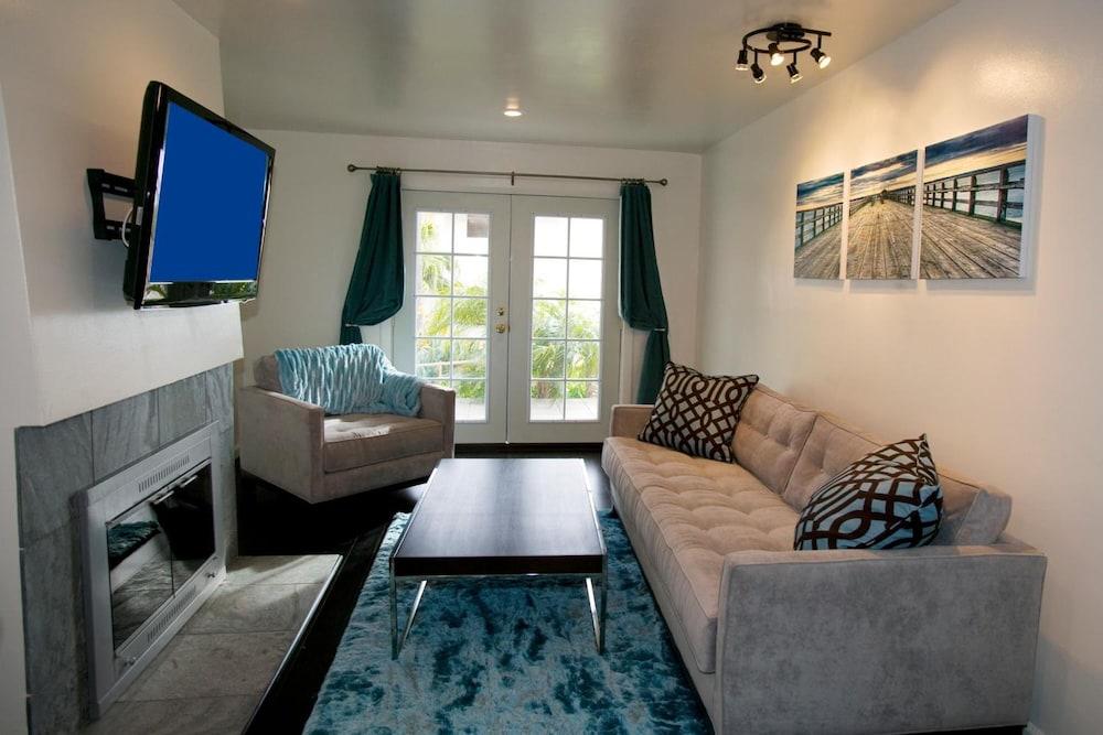 Oceanside Marina Suites photo 18