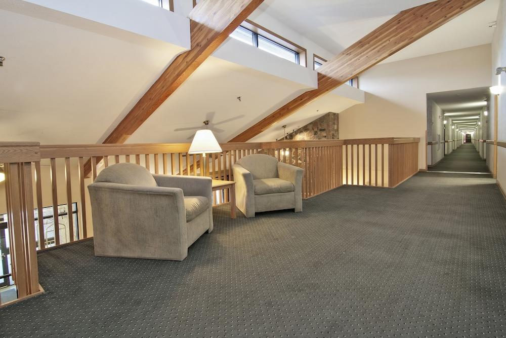 Boarders Inn & Suites by Cobblestone Hotels - Faribault photo 53