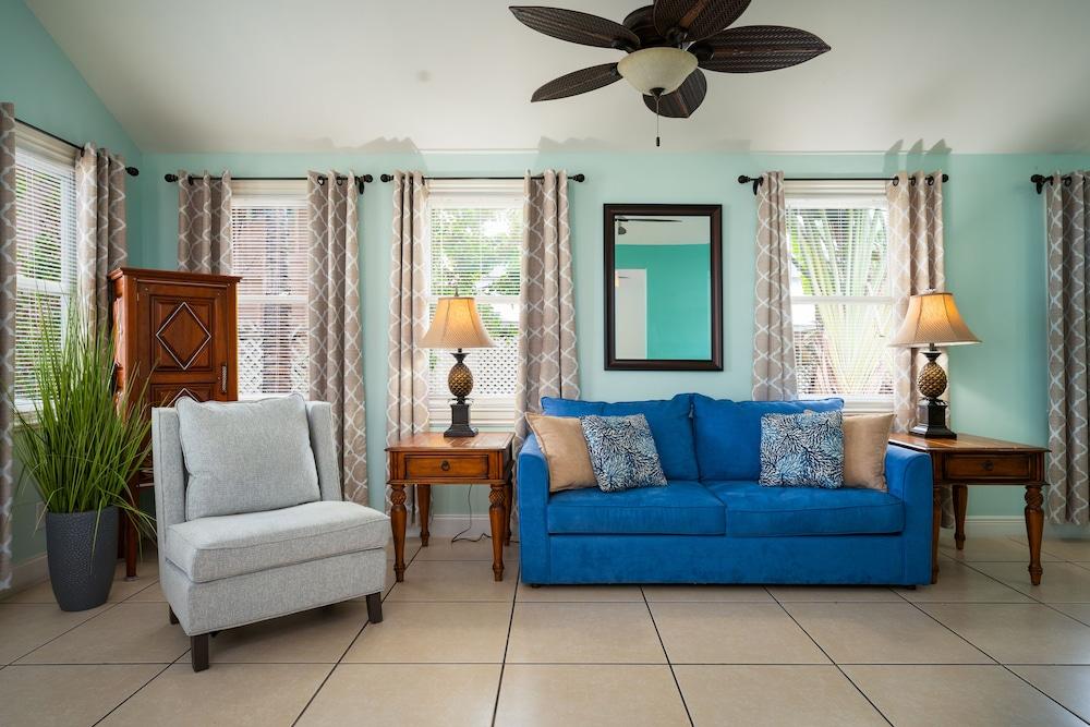 Southernmost House photo 28