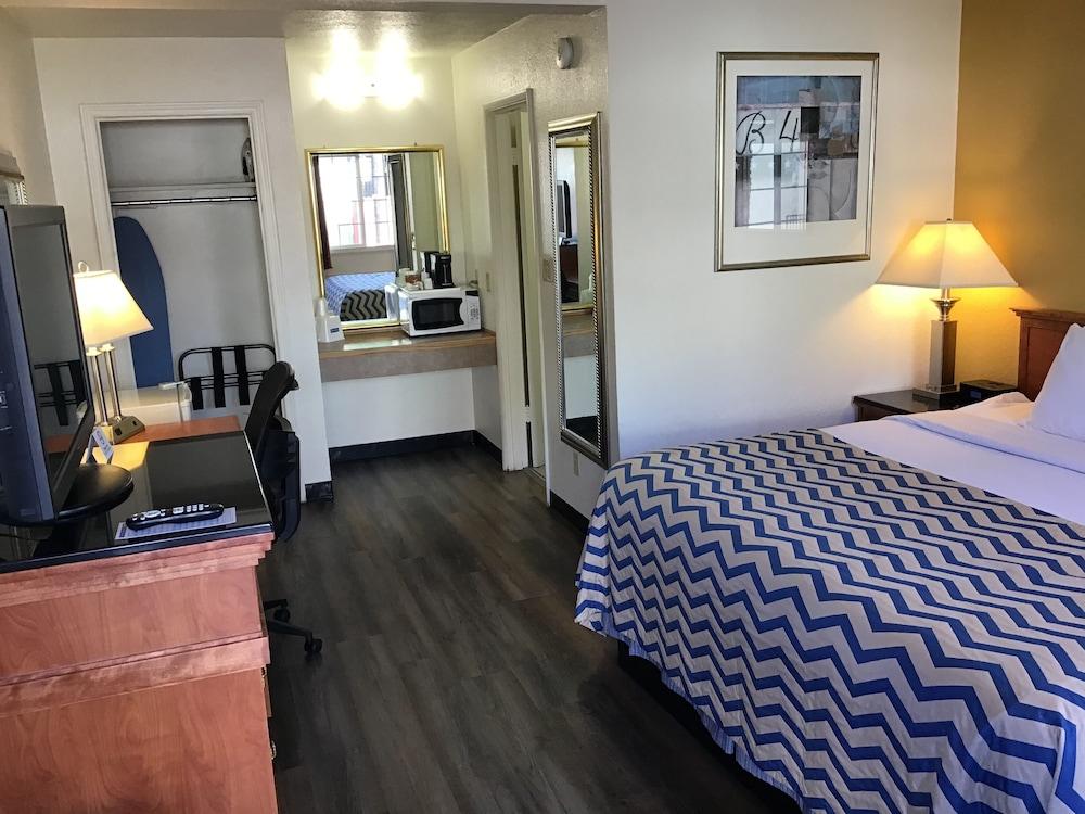 Travelodge by Wyndham Pendleton OR photo 4