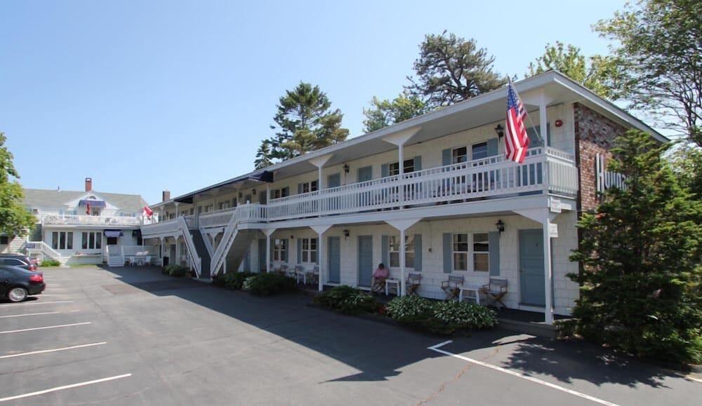 Holiday House Inn — hotel in Scarborough