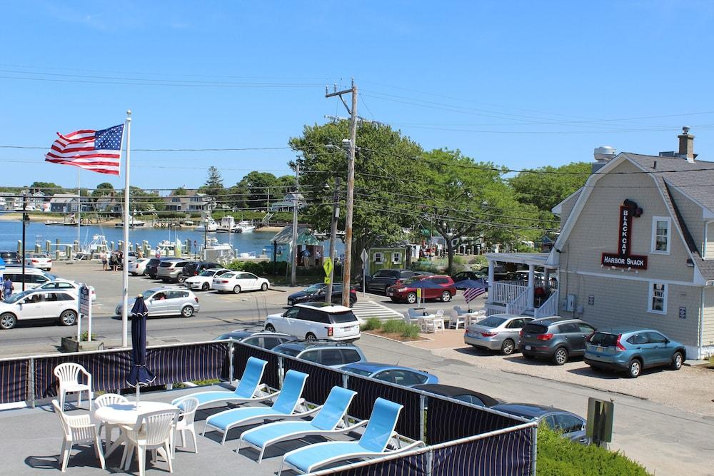 Ocean Street Inn on Hyannis Harbor photo 24