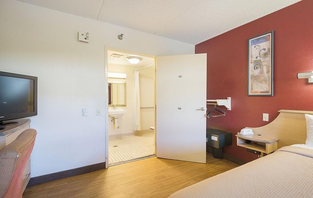 BAY INN photo 5