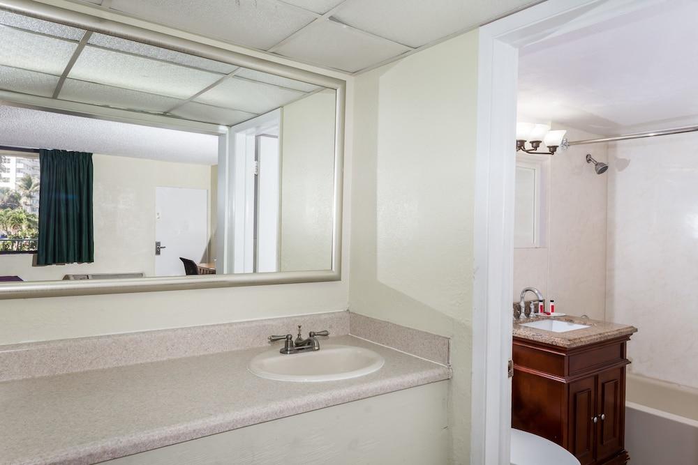 Ocean Reef Hotel photo 26