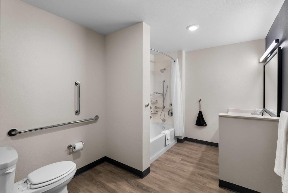 Everhome Suites Bastrop photo 21