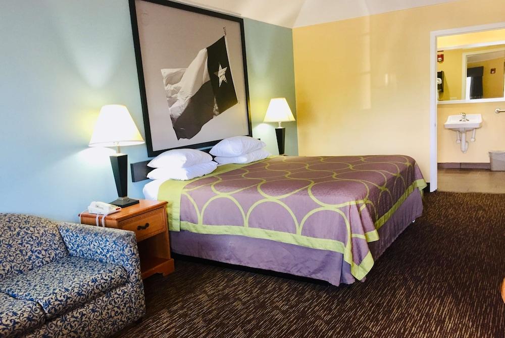 Quality Inn Montgomery - Lake Conroe photo 4