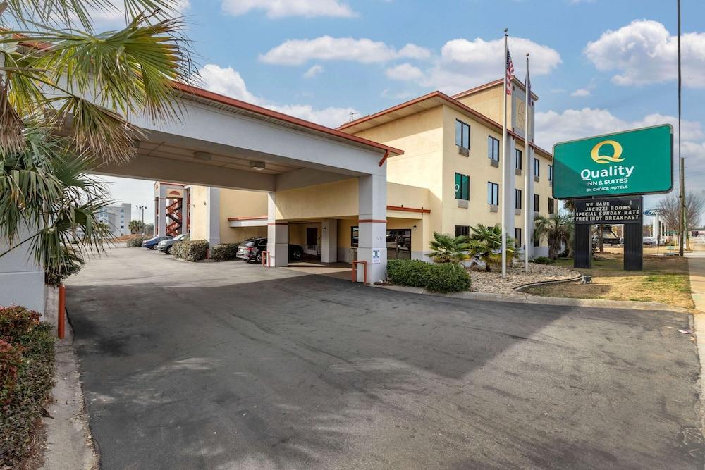 Quality Inn & Suites Ft. Jackson Maingate photo 27