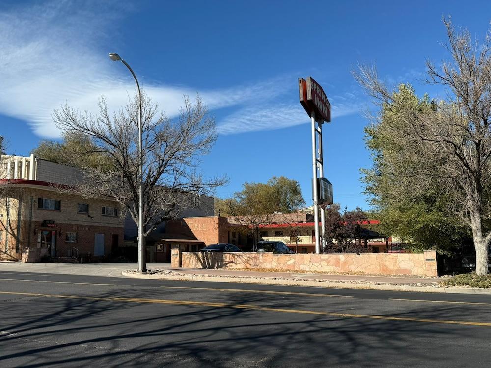Springs Inn by Capital O I 25 photo 4