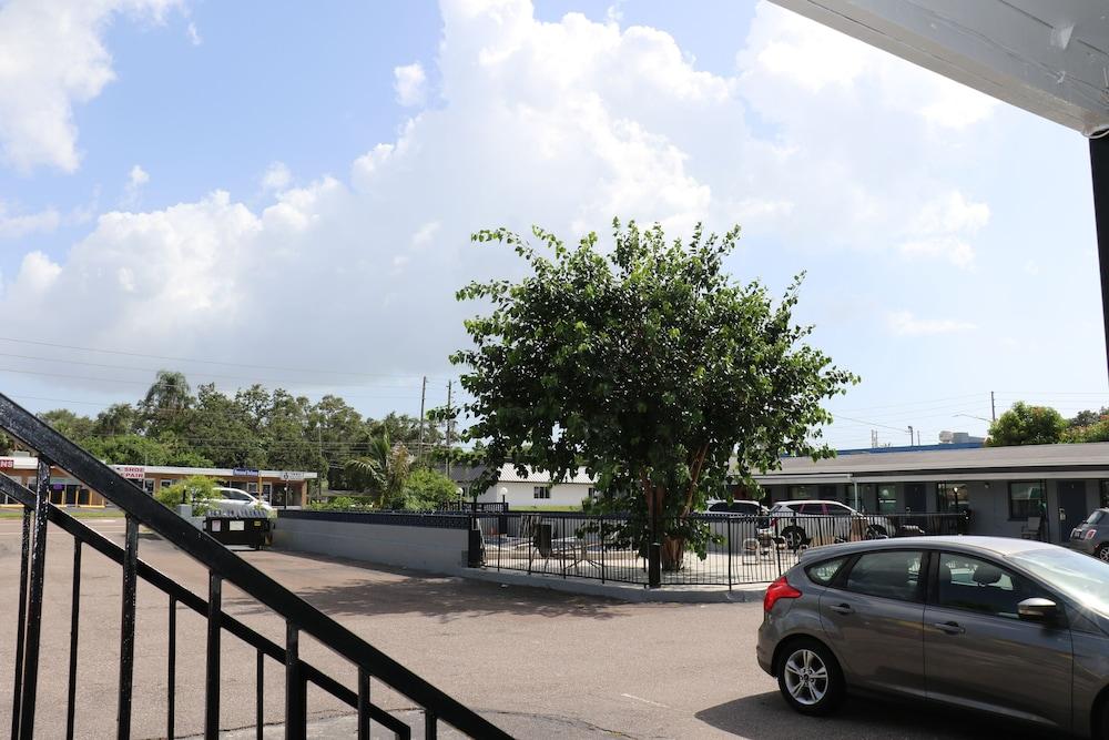 Dunedin Cove Motel photo 25
