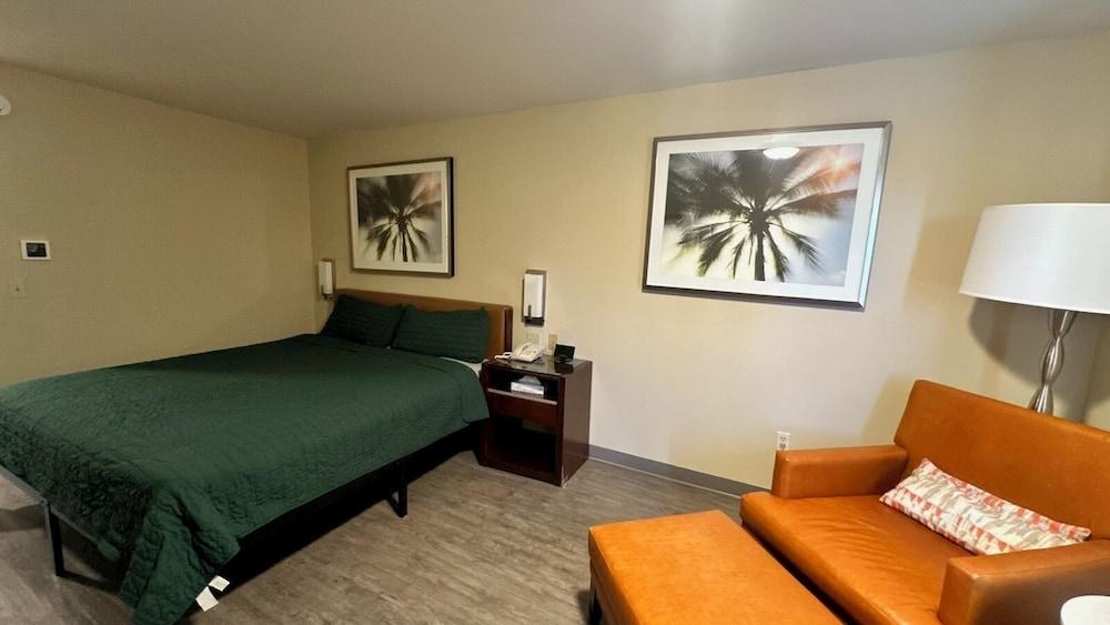 Chesaning Inn & Suites photo 17