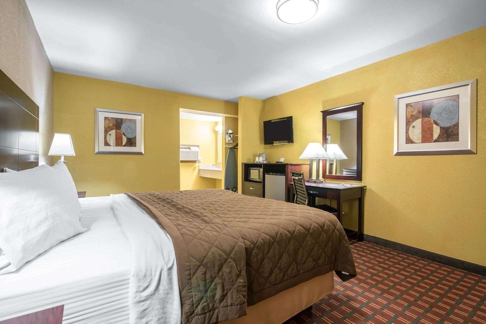 Rodeway Inn Towanda photo 20