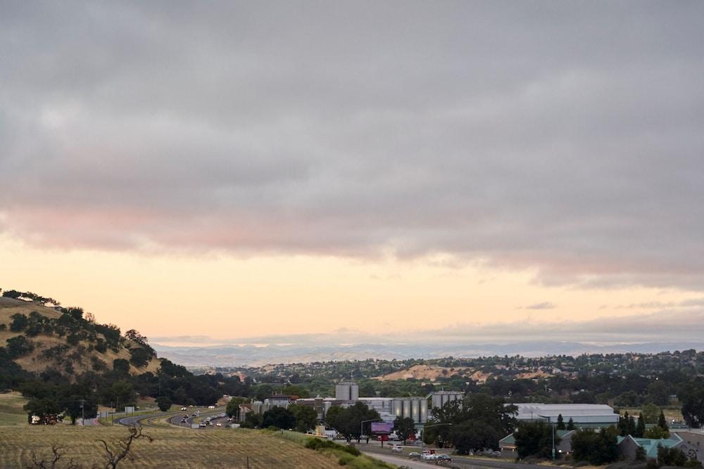 Bellasera Hotel & Suites Paso Robles, Tapestry by Hilton photo 20