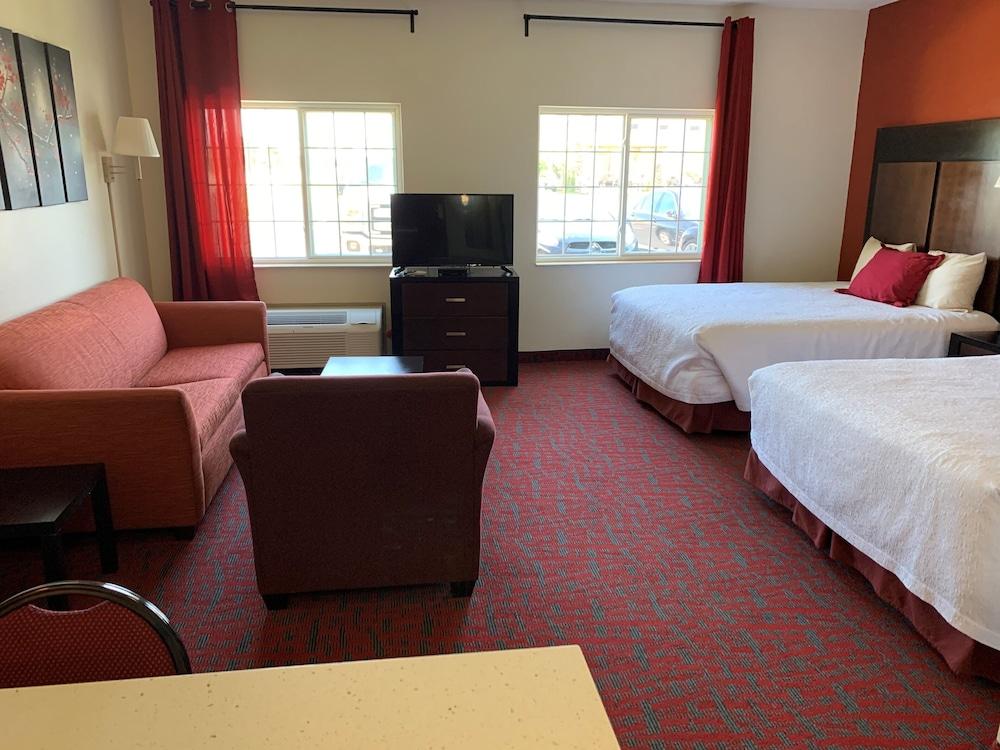Sandalwood Studios & Suites photo 14