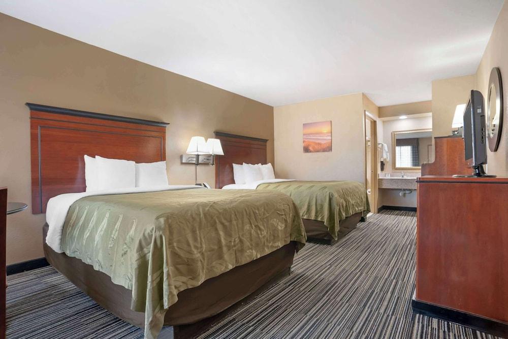 Quality Inn Brookhaven photo 45