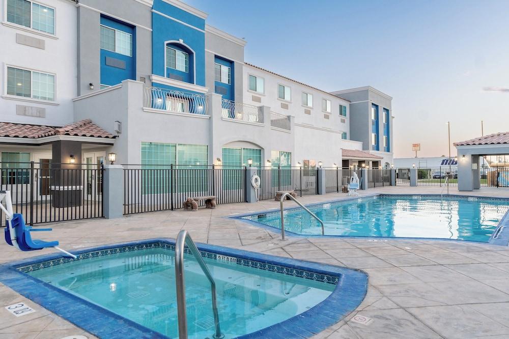 Holiday Inn Express Hotel & Suites El Centro by IHG photo 39