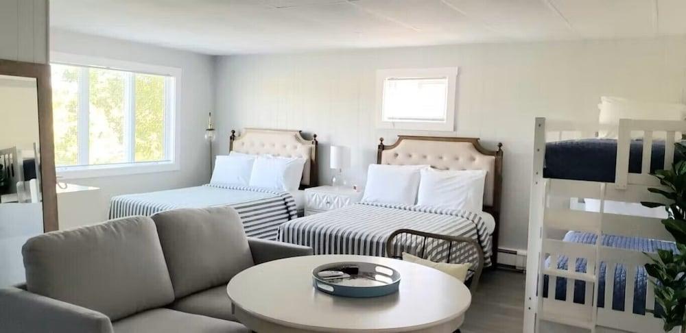 Coastal Inn photo 34