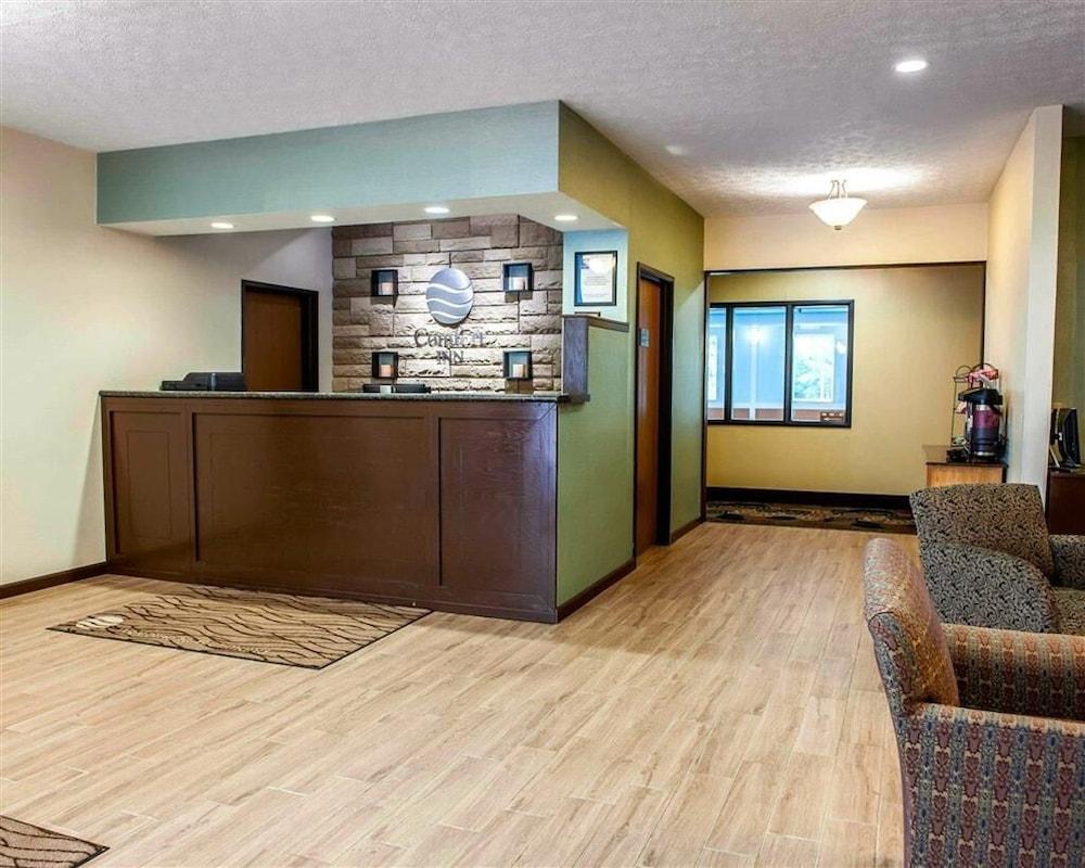 Baymont by Wyndham Richmond I-70 photo 2