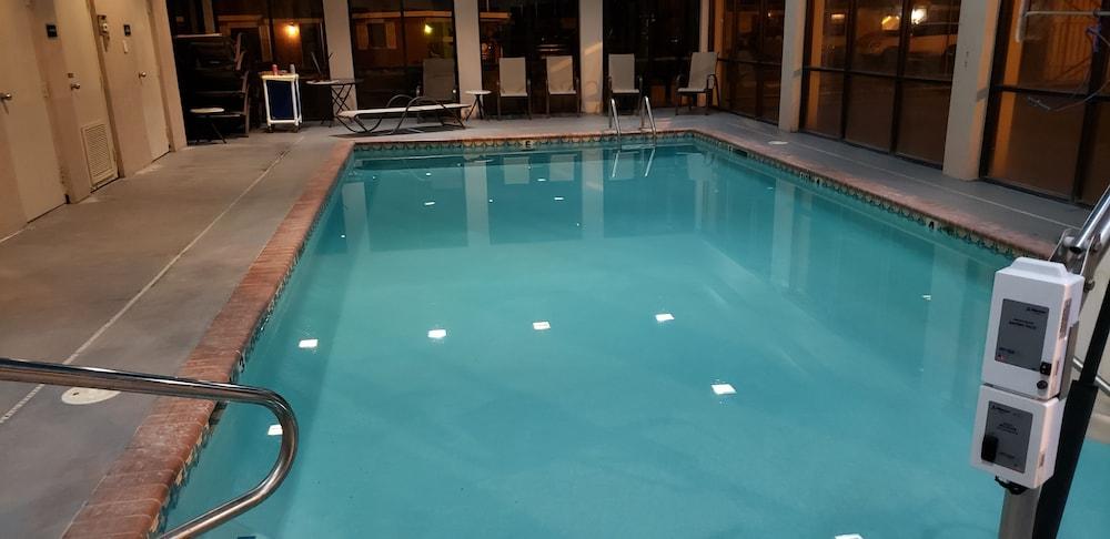 Quality Inn & Suites Lafayette photo 36