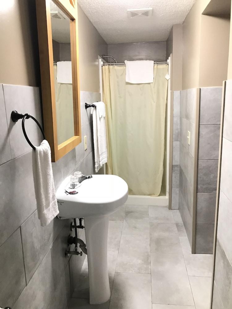 AmeriVu Inn & Suites photo 19