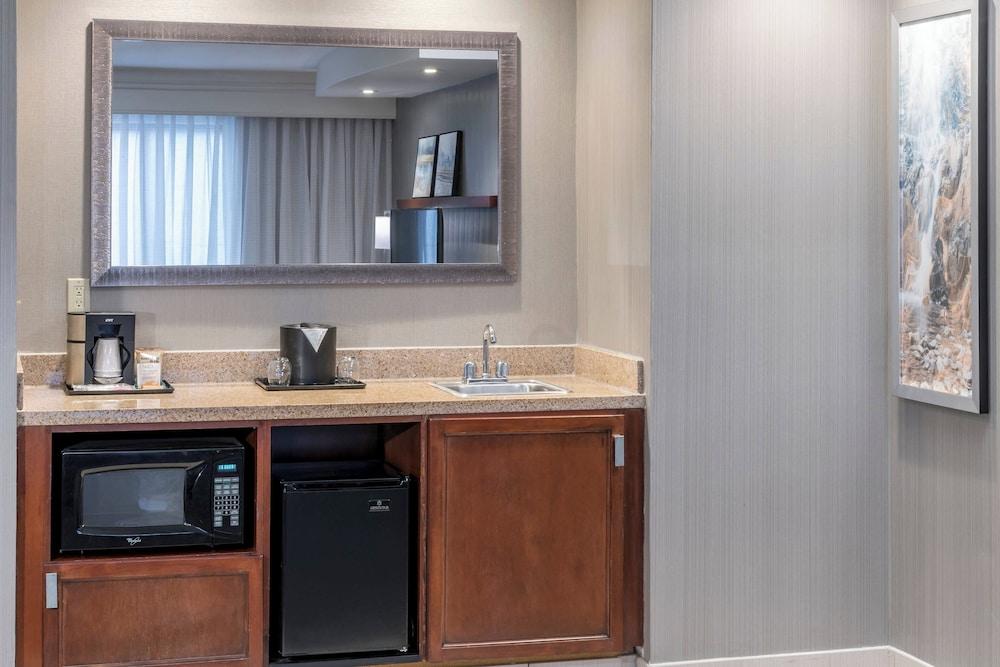 Courtyard by Marriott West Orange photo 31