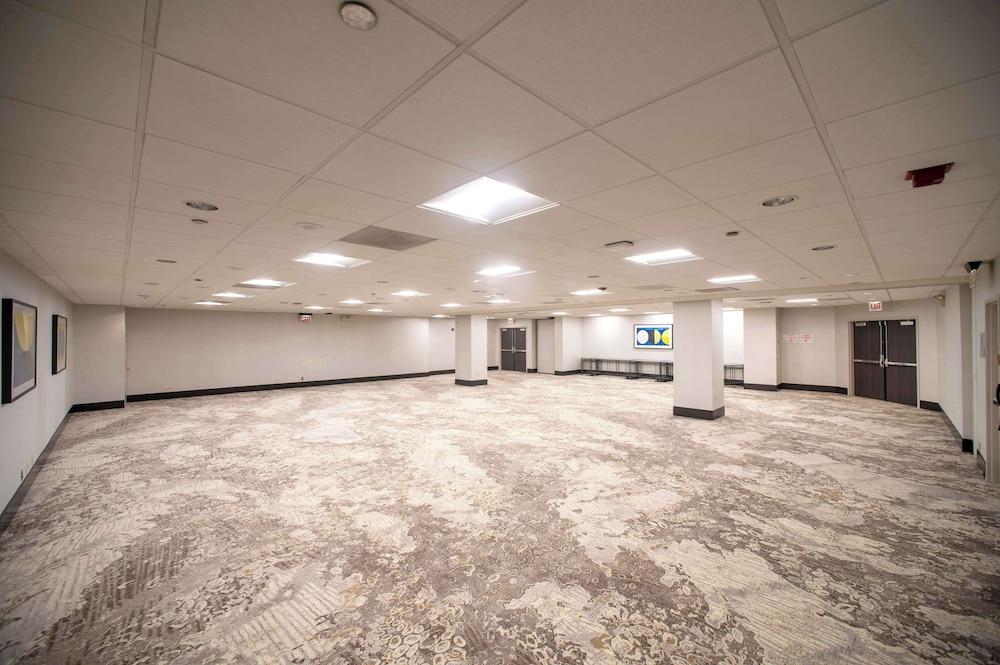 Hilton Chicago O'Hare Airport photo 38