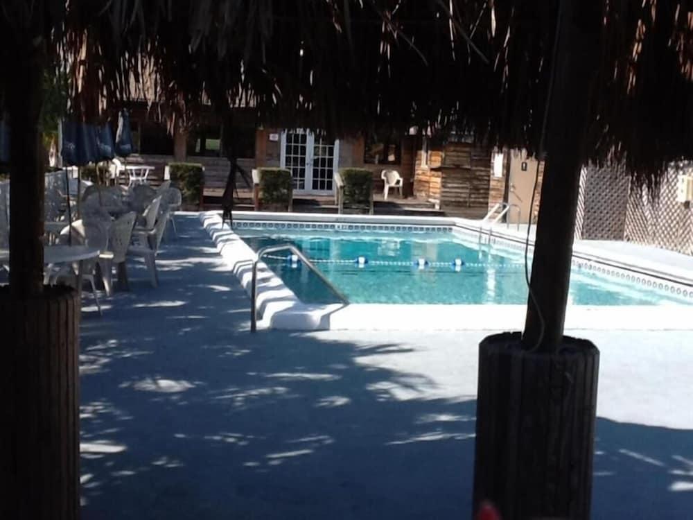 Americas Best Inn and Suites Fort Lauderdale North photo 8