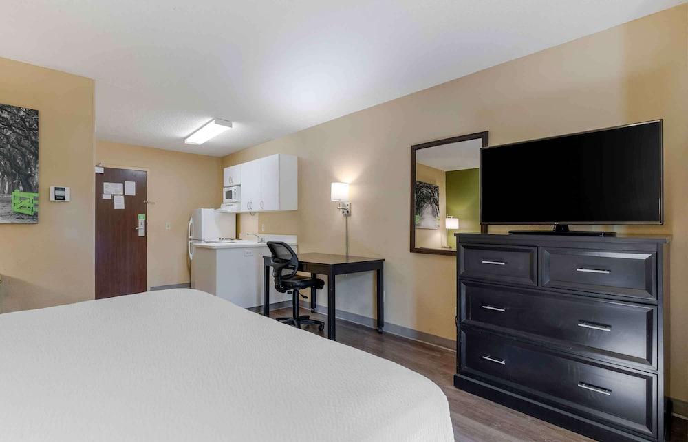 Extended Stay America Select Suites Gainesville I-75 photo 8