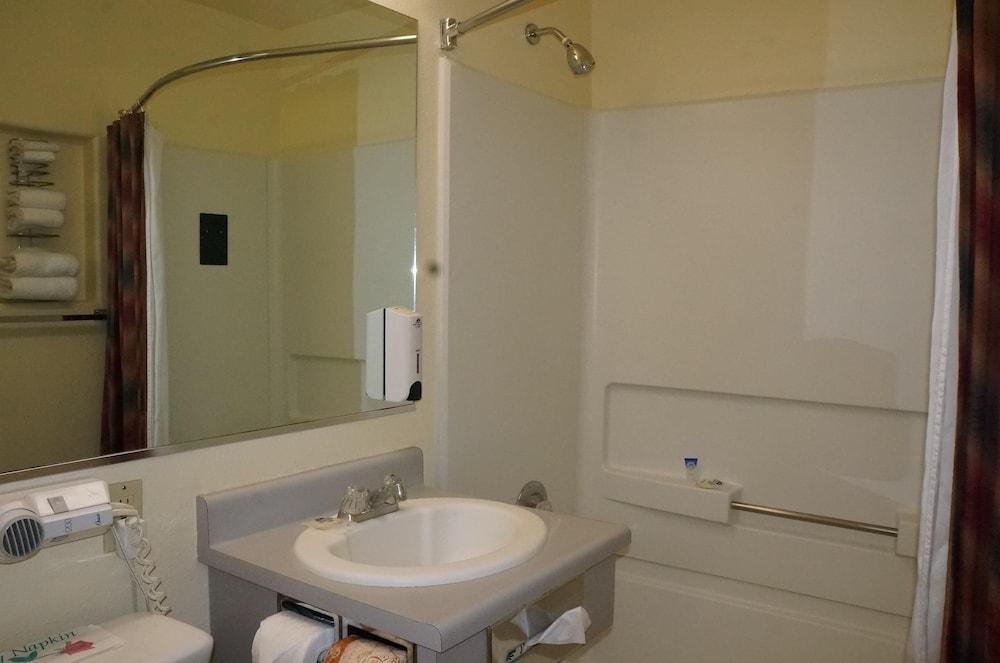 Americas Best Value Inn & Suites Oroville photo 8