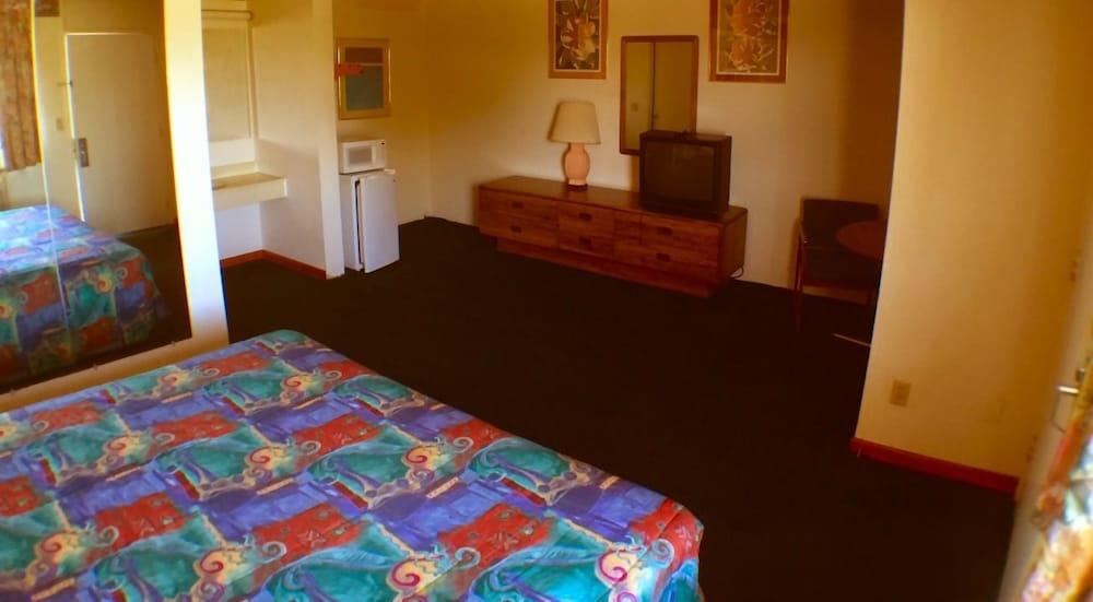 Travelers Inn photo 30