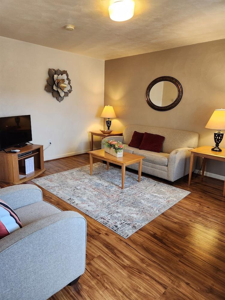 Affordable Corporate Suites of Overland Drive photo 46