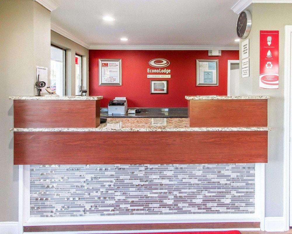 Econo Lodge Lanett photo 24