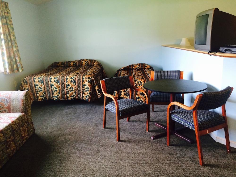 Sunrise Motel photo 9
