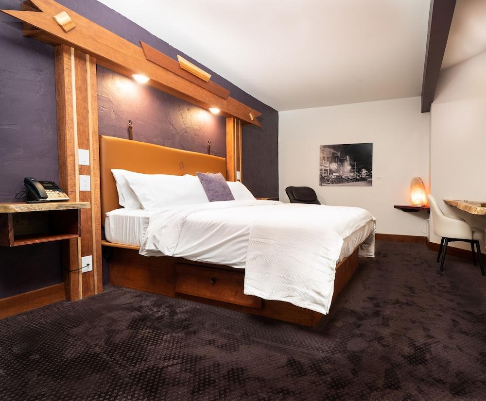 The Horton Hotel and Rooftop Lounge photo 4