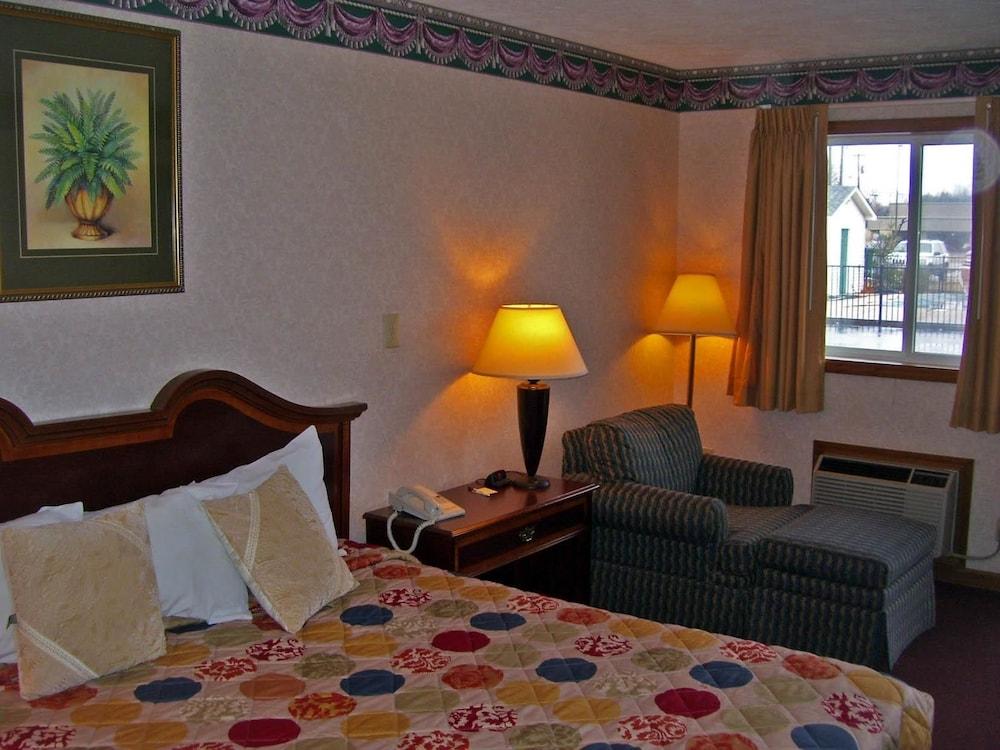Colonial Inn photo 9