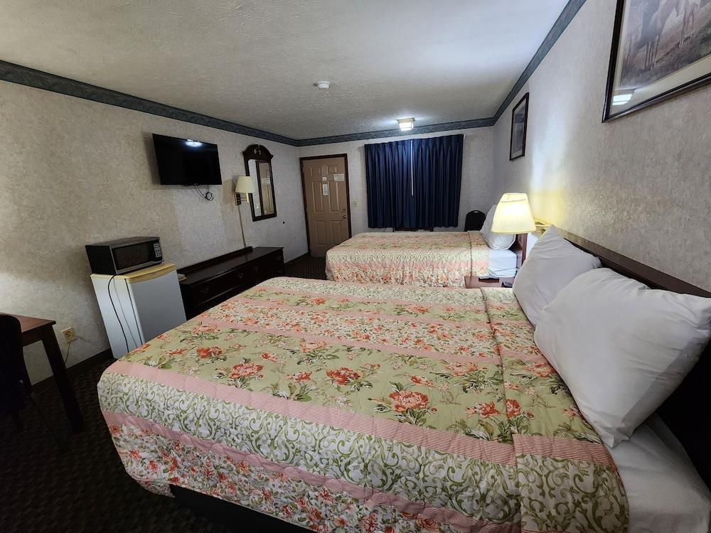 Americas Inn photo 71