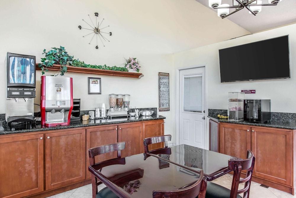 Rodeway Inn & Suites Canyon Lake-Menifee West photo 24