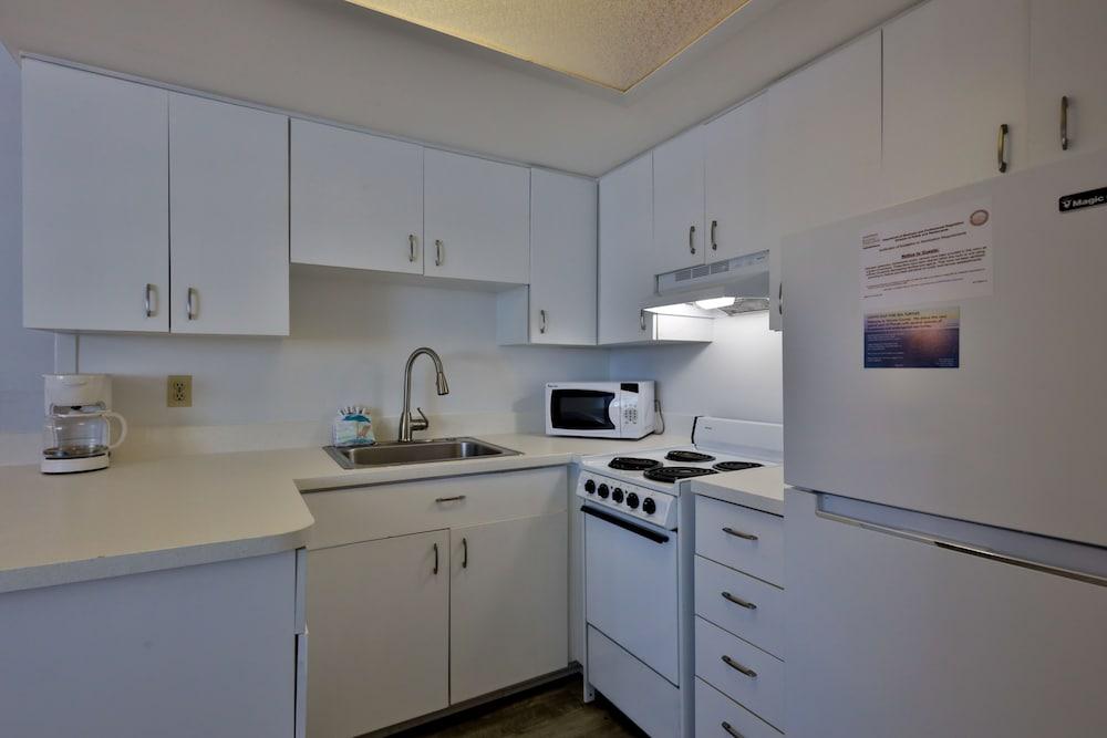 Coastal Waters Inn photo 57