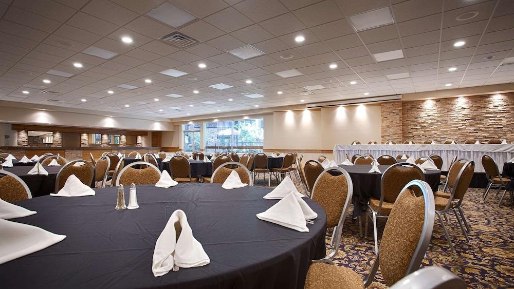 Crossroads Hotel and Event Center photo 29