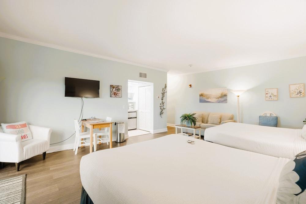 Inn at Camachee Harbor by Coolvacay photo 14