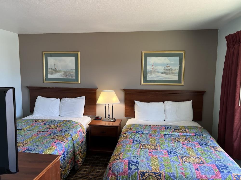 Crows Nest Inn Tawas photo 20