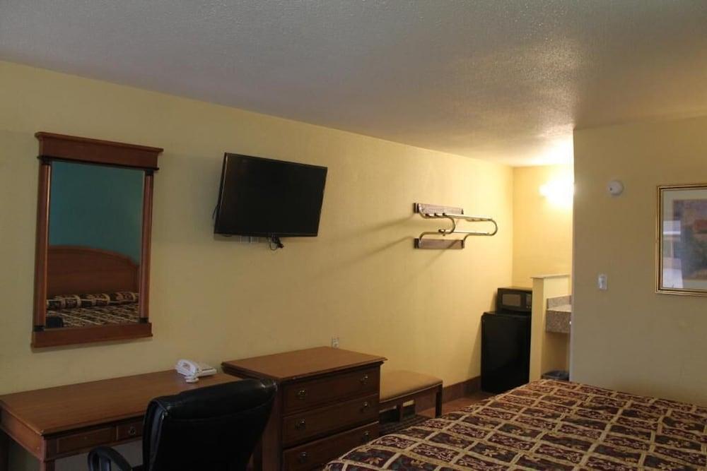 Economy Inn Express photo 16