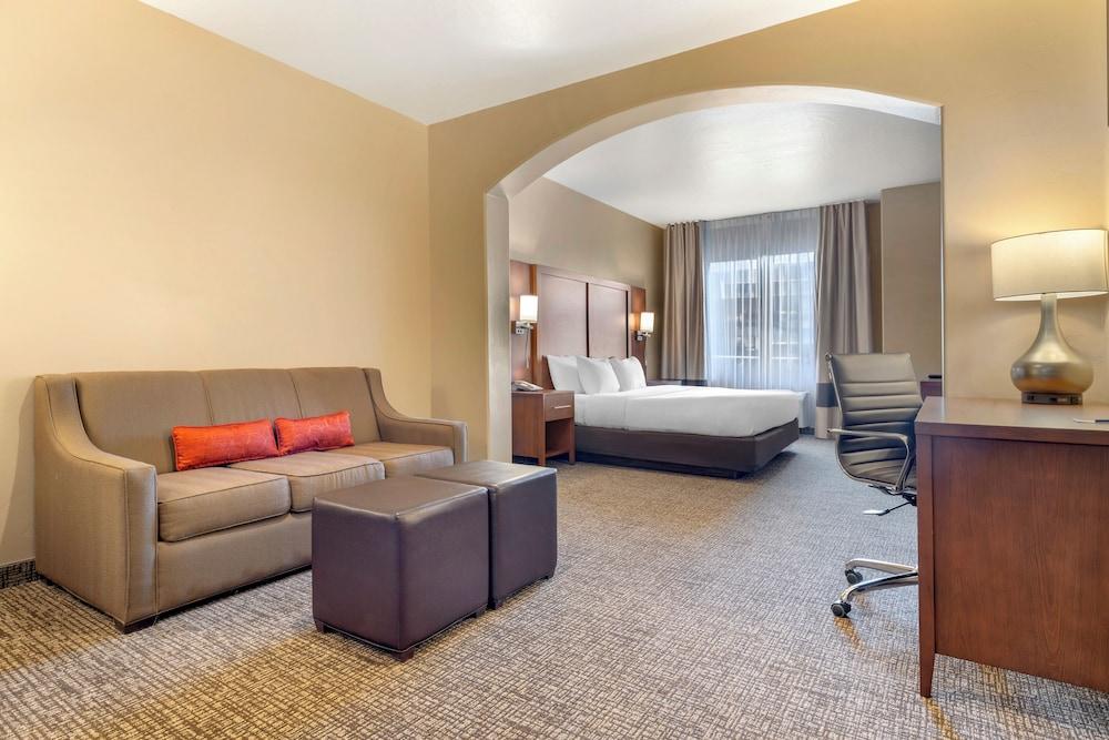 Comfort Inn at Convention Center photo 11