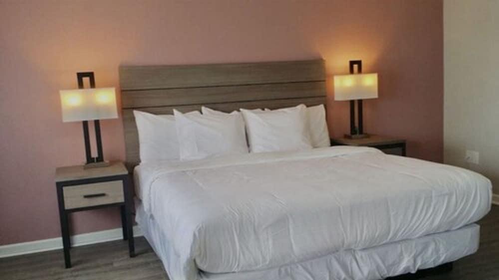 Econo Lodge Inn & Suites Abilene East District photo 19