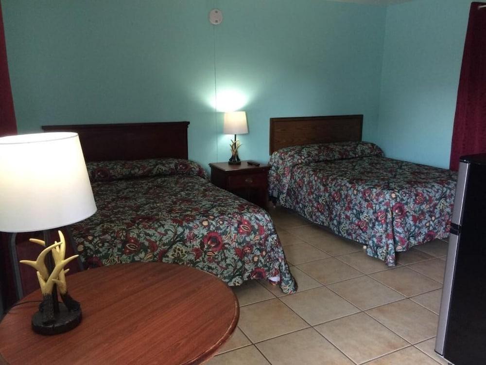 Skylark Motel photo 30