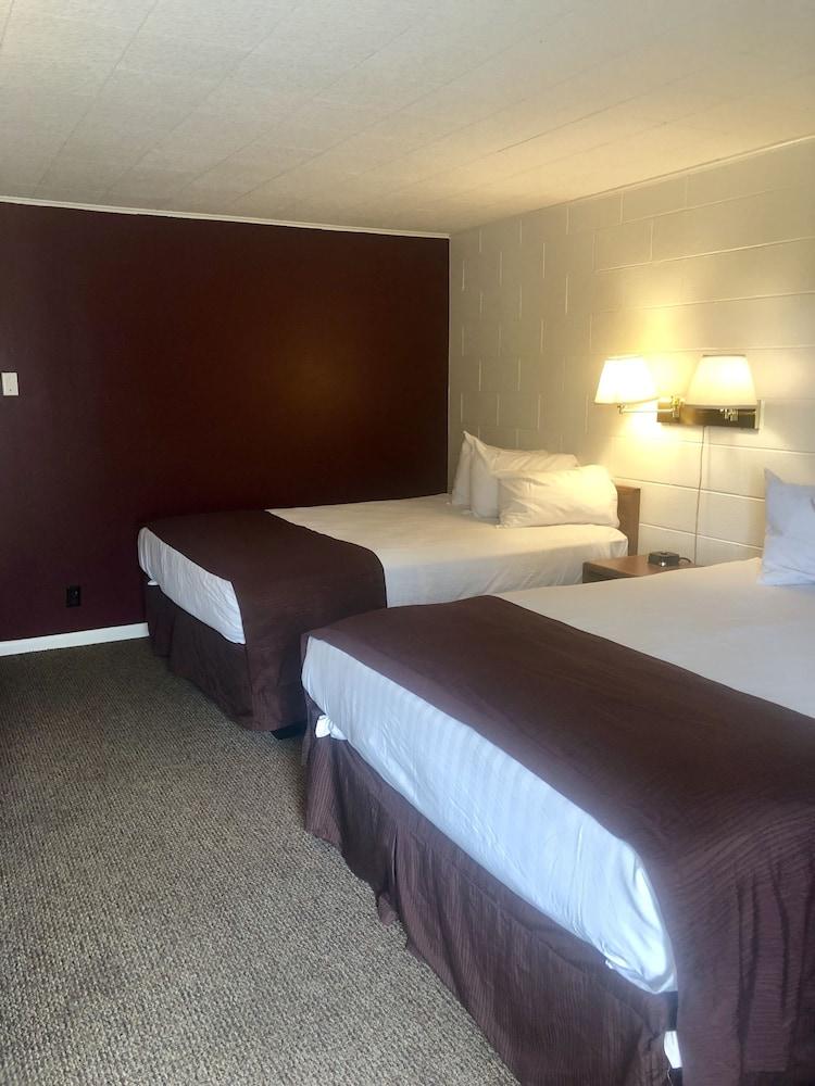 Four Winds Motel photo 19