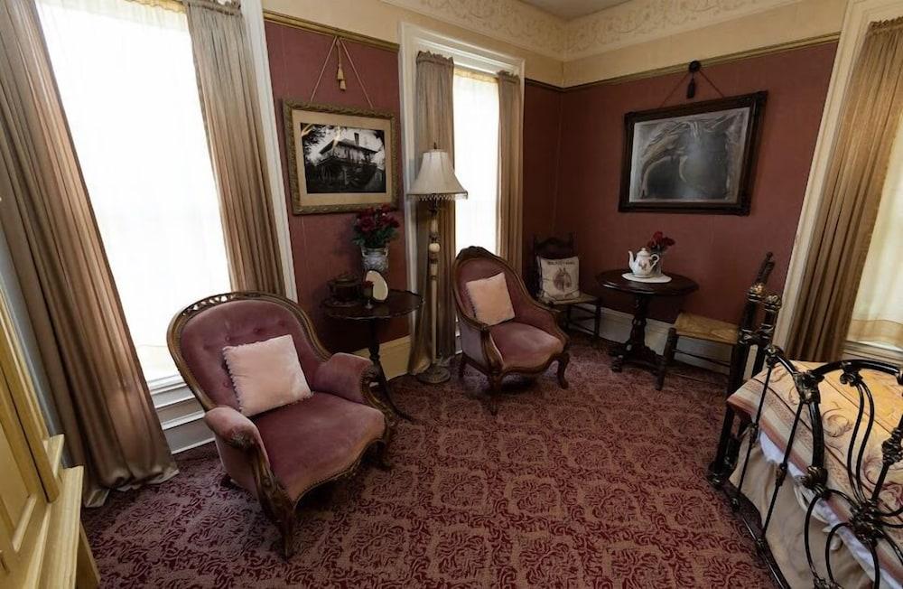 Iron Amethyst Inn   Boutique Hotel photo 31