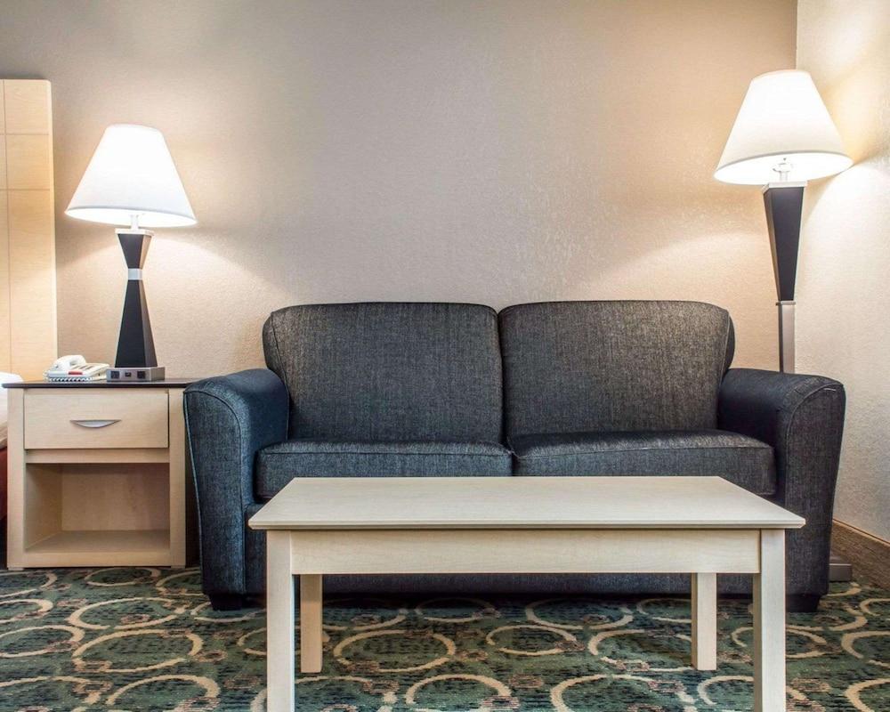 Quality Inn Geneseo photo 31